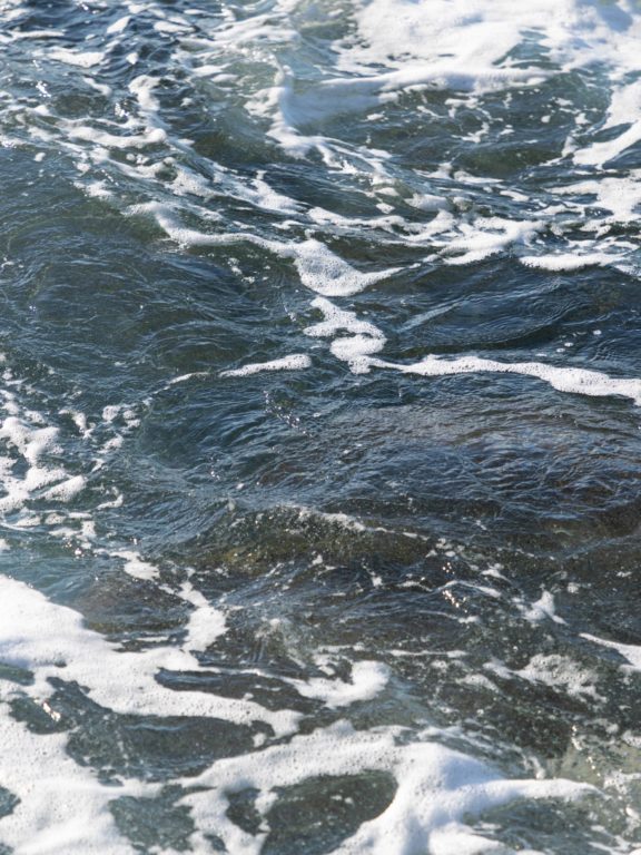 Reflection of light on the waves - Inspiration Collection Embrun Ozone Lighting