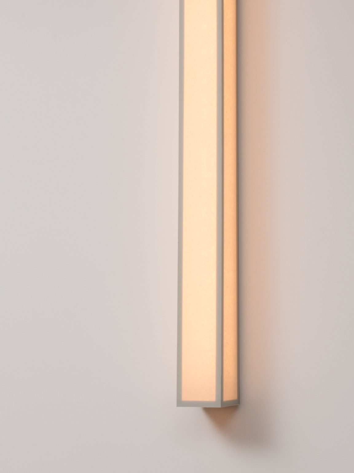 Sconce Line L Eric Jähnke Etienne Gounot Ozone