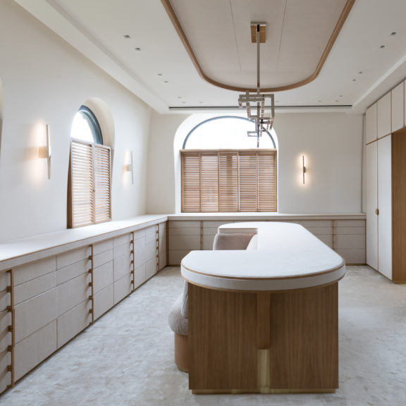 Chandelier Untitled T designed by Etienne Gounot and Eric Jähnke, in our project Appartement Bois de Boulogne by Kowalsk and Sachot for Ozone. 