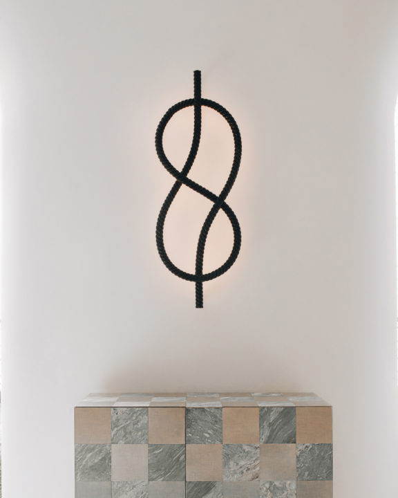 Sconce Noeud de huit designed by Mathieu Lehanneur in our project Illuminations in partnership with Ozone