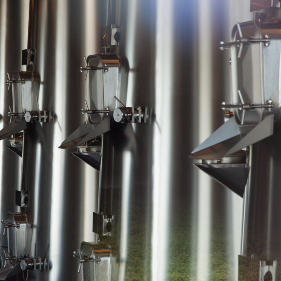 Chandelier Luxembourg PM designed by Jean-Michel Wilmotte for our Retail project at Château Pedesclaux, for Ozone.