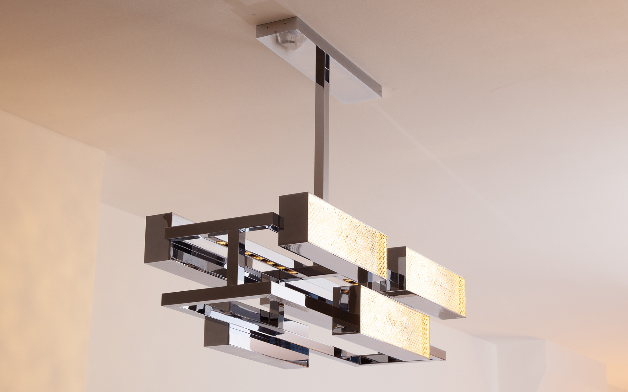 Lustre Vibration designed by Saint Louis in our partnership project, for Ozone