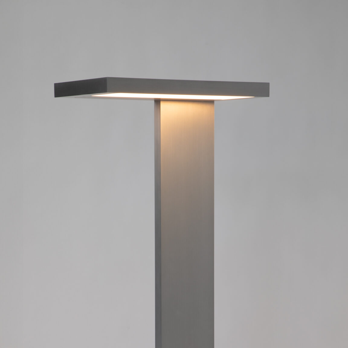 Zoom auf die Straßenlaterne Furtiv LH von Lauriot-Prévost und Perrault für Ozone