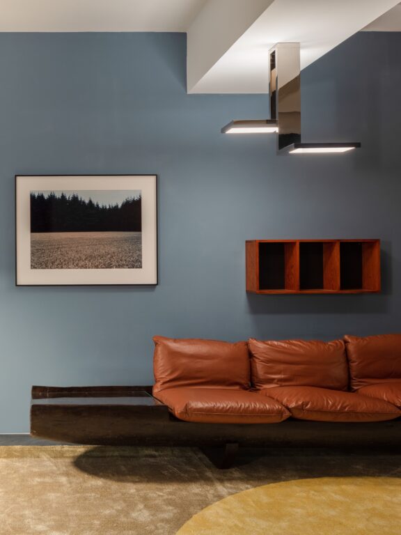 Furtiv S suspension lamp by Gaëlle Lauriot-Prévost and Dominique Perrault in a colorful minimalist living room
