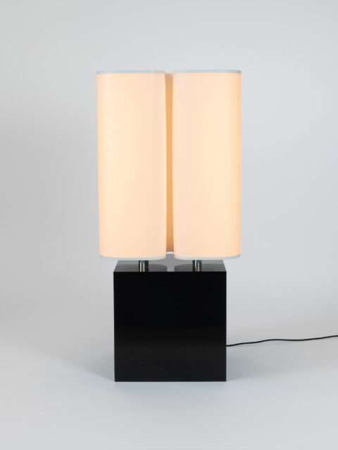 Lampadaire Brasilia LH de Michel Boyer pour Ozone avec un socle noir brillant